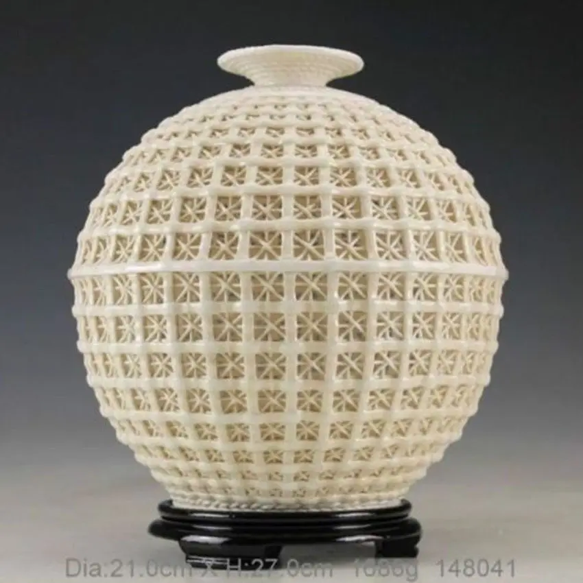 

China's Rare Oriental Vintage Handwork Dehua Porcelain Vase