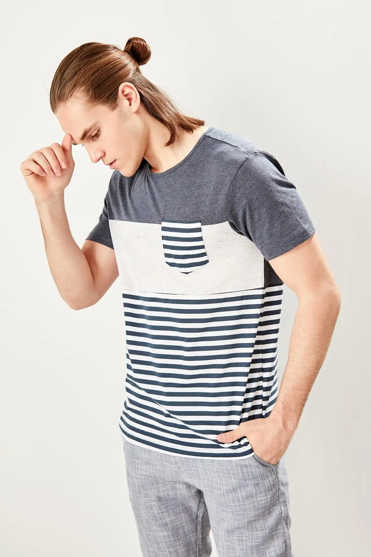 

Trendyol Navy Blue Male Front Pockets Striped T-shirt TMNSS19SQ0051
