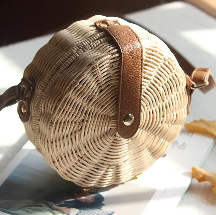 

Fashion Round Bag Designer Handmade Straw Women Shoulder Bag Travel Woven Cross Body Bag For Female Handbags Bolsa 40% OFF