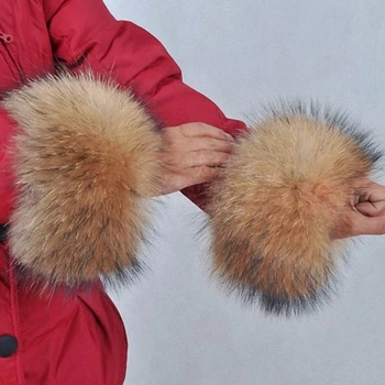 

1 Pair Nature Genuine Raccoon Fur Arm Warmers Sleeve Decor Winter Pompom Fluffy Cute Cuffs Women Cute Accessories TKG001-30X19cm