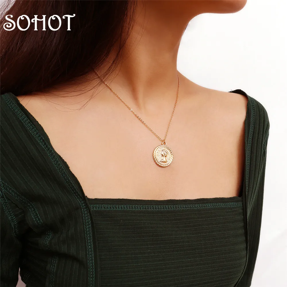 

SOHOT New Retro Round New Women Pendant Necklace Square Charming Gold Color Flowers Female Emboss Creative Party Jewelry Bijoux
