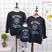 Family Clothes Sweatshirts Sweaters Mother and Daughter Kids Soft Cotton Sweatshirts Hoodies Cartoon Tiger Warm Fleece Pajamas