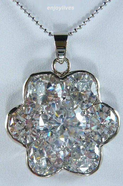 

FREE SHIPPINGPretty Clear Cubic Zirconia Flower Pendant & Necklace