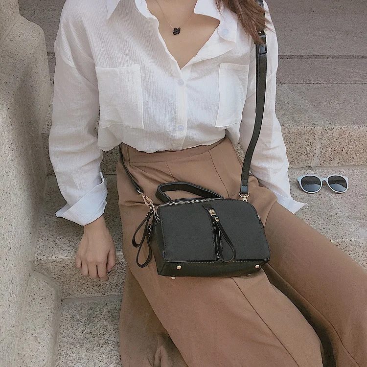 (25)