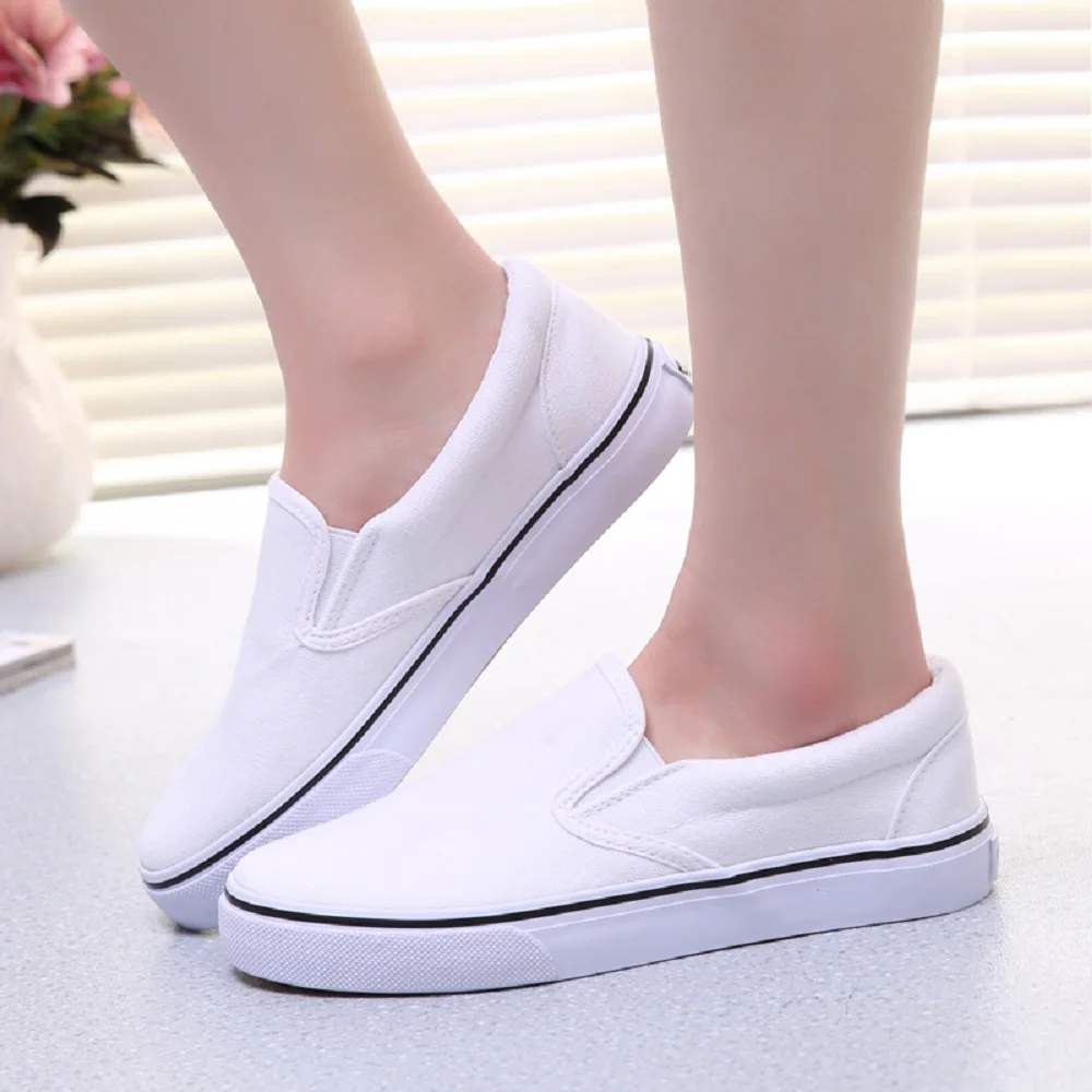 

Classic Women Flats Canvas Slip On Loafers Shoes White/Black Spring Casual Shoes Comfortable Breathable Ladies Plus Size 35-42