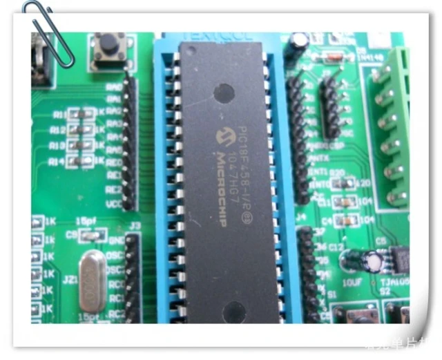 Интегрированному чипу PIC18F458, PIC18F4580 маркированная модель