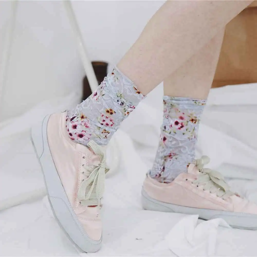 

New Arrival Vintage Flower Print Short Socks Fashion Pile Heap Hollow out Fishnet Socks Unique Popular Art Socks