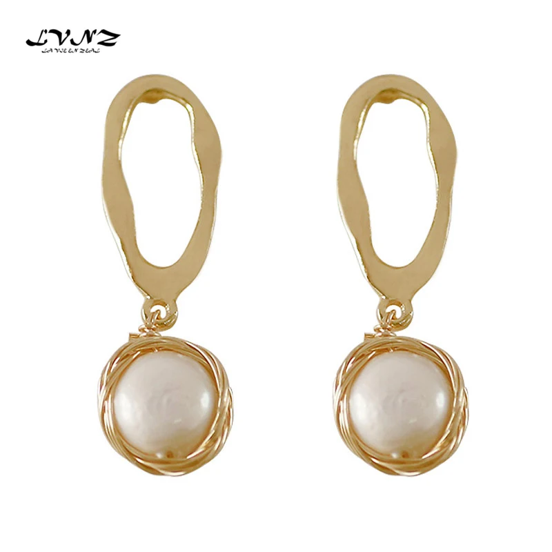 

LVNZ 2019 New Hot Fashion Simple Gold Metal Irregular Natural Freshwater Pearl Women's Drop Earrings Wedding Jewelry Gift 7014g