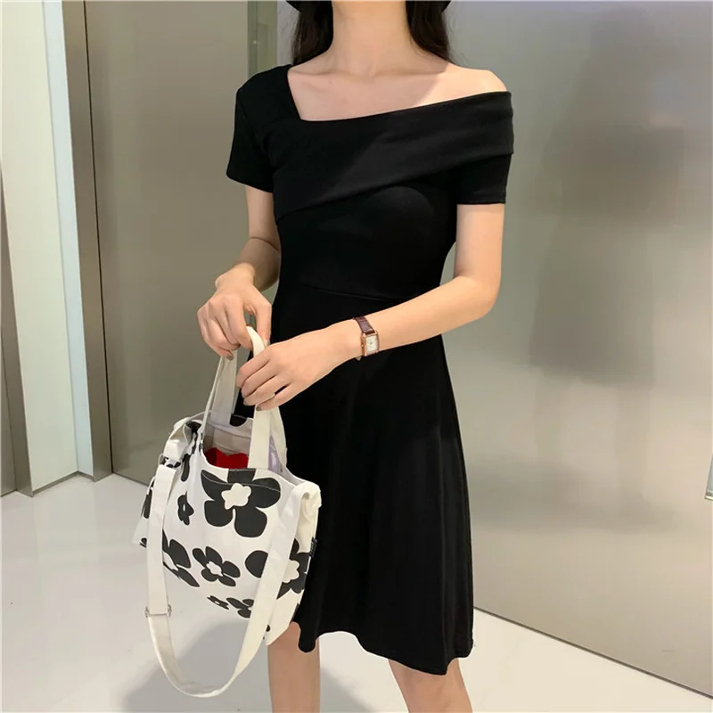

Designer Women Dresses 2019 High Quality Beach Style One-Shoulder Knee-Length Solid Black Women's Fashion Dresses Green 9479