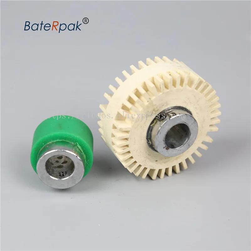 BateRpak Adjusting wheel/separate wheel ZE-8B4/9B4 paper folding machine spare parts,8B2/9B2 friction rubber roller,1pcs price tumble dryer drum pulley roller 2987300200 tumble dryer drum wheel oem arçelik beko grundig altus spare parts accessory