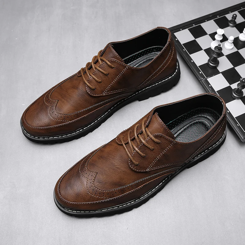

New 2019 Leather Brogue Mens Flats Shoes Casual British Style Men Oxfords Fashion Brand Dress Shoes For Men