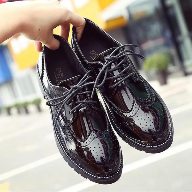 

Leather Bullock Womens Retro Shoes 2017 Spring Autumn Carved Round Toe Leather Flats Fashion Ladies Lace-up Oxford Heels Shoes