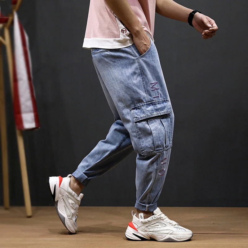 Japanese Style Fashion Men Jeans Blue Big Pocket Cargo Pants Embroidery Designer Streetwear Loose Fit Hip Hop Harem Jeans Men