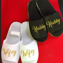 Подгоняемые свадебные тапочки для спа wifey hubby, изготовленные на заказ birde жениха honneymoon подружки невесты Matron of honor тапочки предложение подарки
