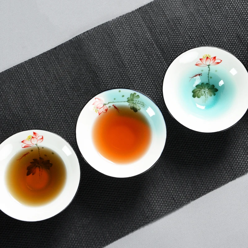 

2PCS/Lot 45ML Art Teacup Ceramic Porcelain Hand Painted Lotus Pattern Vintage Small Tea Bowl Drinkware Teaware Master Sake Cups