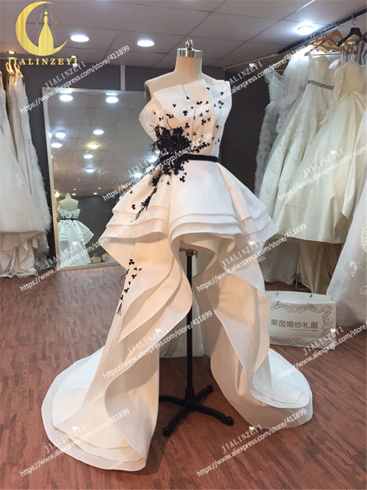 JIALINZEYI сексуальная без бретелек высокий Атлас с черными кружевными цветами спереди короткая длинная спина свадебные платья свадебное платье