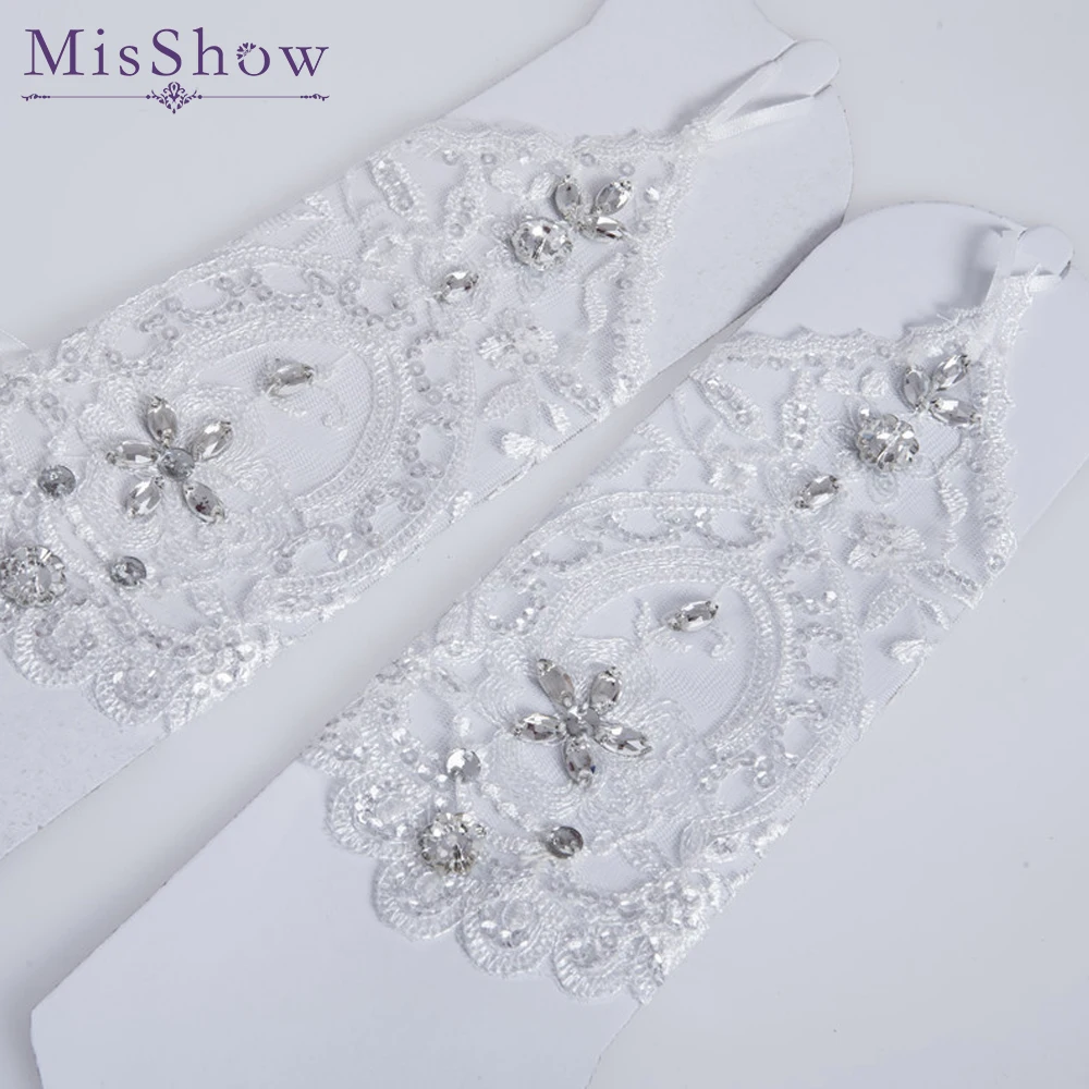 

2018 Special offer Fingerless Rhinestone Sequins Beaded Wedding Gloves White Ivory Short Lace Bridal Glove Wedding Accessories