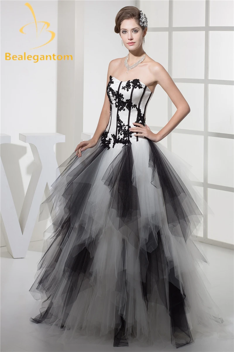 

Bealegantom 2017 Lace Black Appliques Ball Gown Quinceanera Dresses Tulle Beaded Sweet 16 Dresses Vestidos De 15 Anos QA1053
