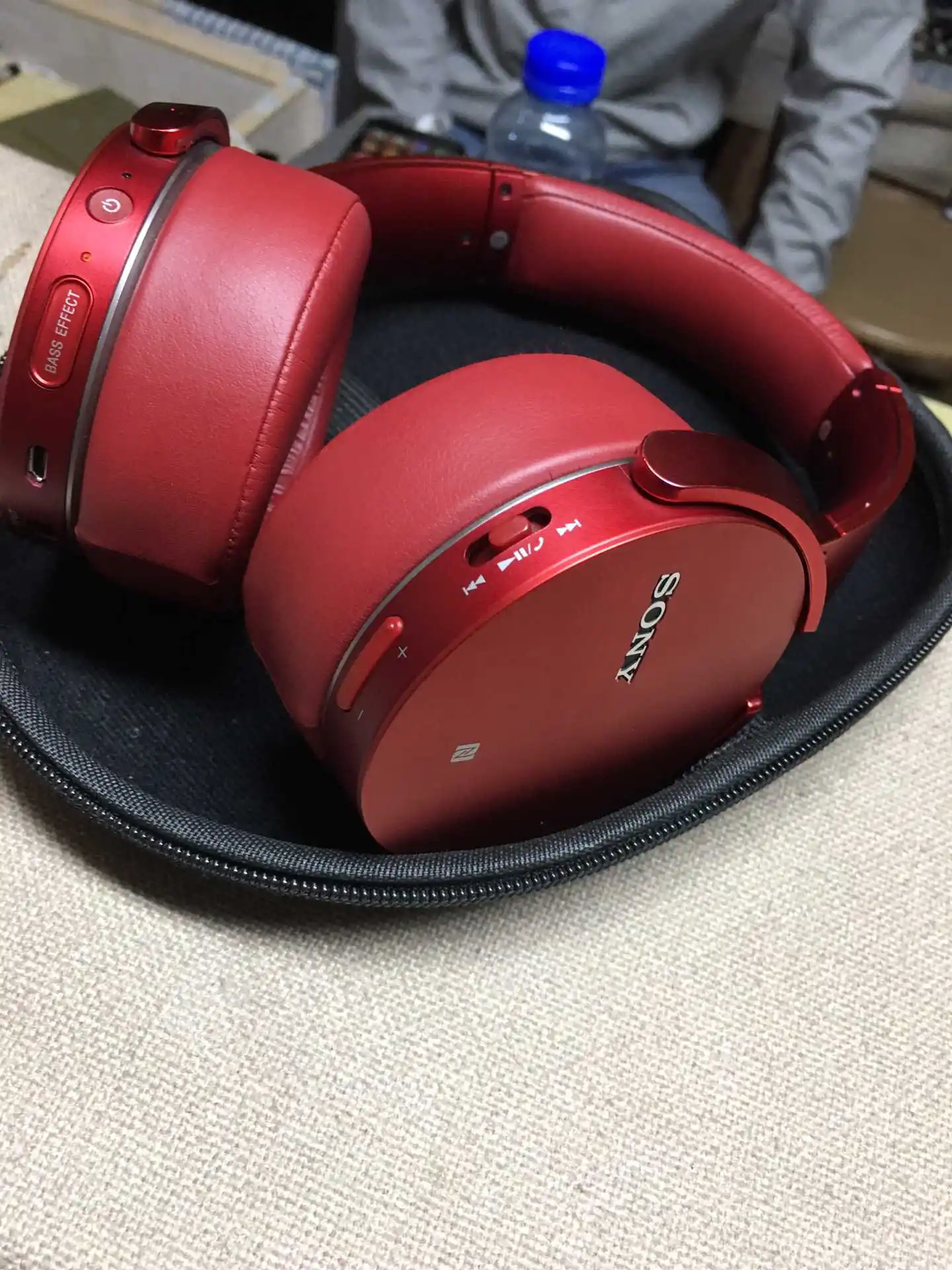 Б/у беспроводные наушники SONY MDR-XB950B1 Extra Bass с управлением через приложение