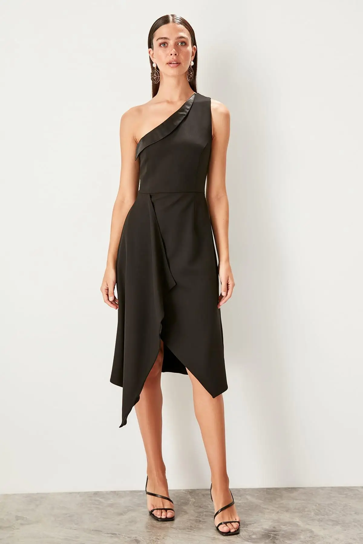 

Trendyol Black Collar Detail Dress TPRSS19FZ0309