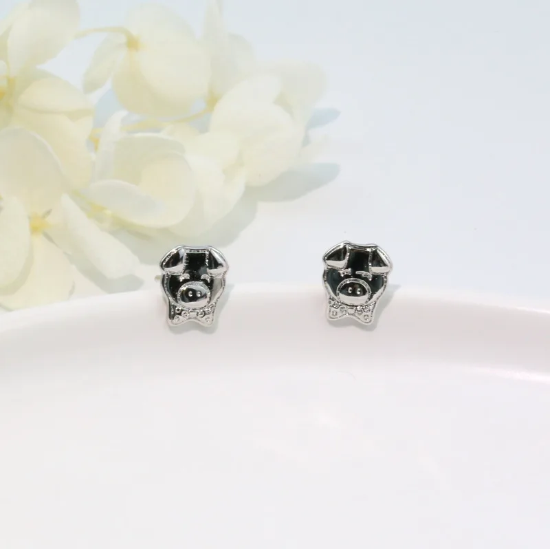 

Cute pig earrings pig year jewelry simple earrings female birthday gift earrings fashion jewelry gift best