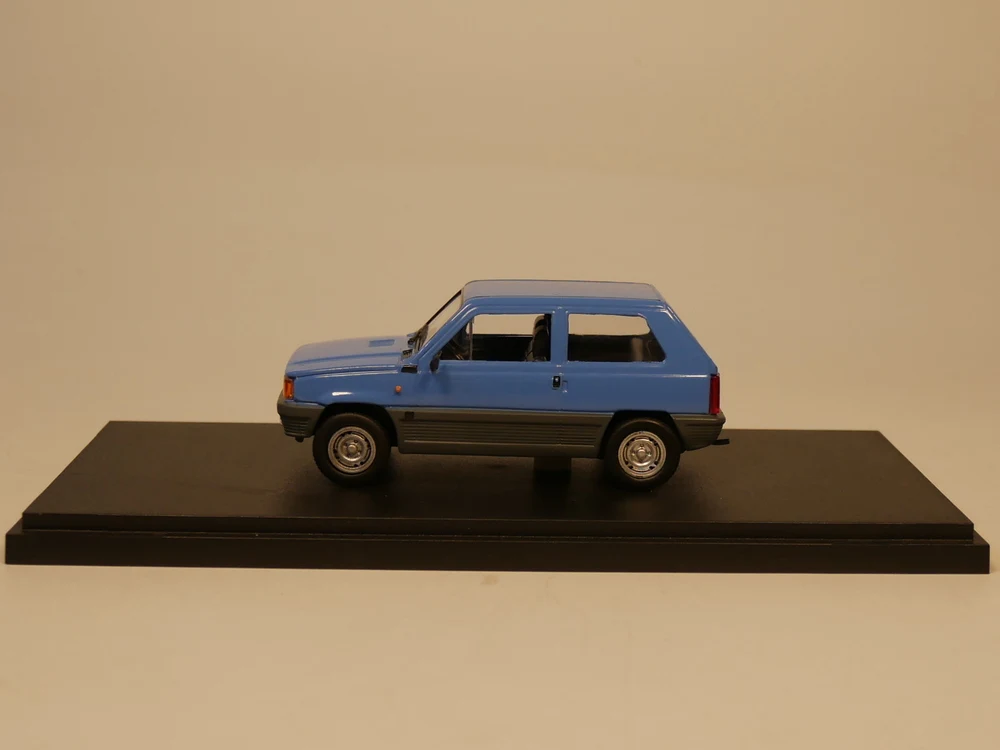 IST 1:43 Fiat Panda I литой модельный автомобиль