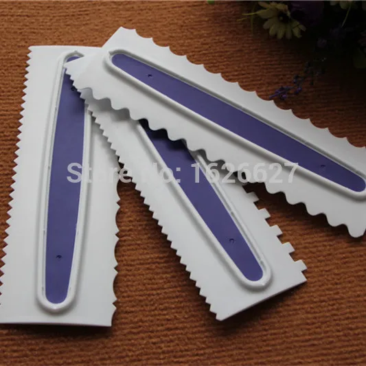 

3pcs Pastry Icing Comb Set Plastic Fondant Spatulas Cake Scraper Baking Decorating Tools For Cakes Kitchen Bakeware Color Purple