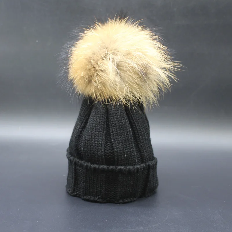 Зимняя однотонная теплая шапка с помпонами для маленьких мальчиков и девочек, модные детские шапки, детские вязаные шапки с помпоном из меха енота 15 см для девочек и мальчиков 2-6 лет