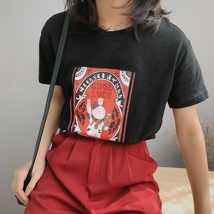 Fashionshow-JF النساء ملابس علوية من القطن و المحملات الكرتون الفتيات أزياء الصيف الخريف س الرقبة قصيرة الأكمام الملابس حظا سعيدا مع القط Fashionshow-JF النساء ملابس علوية من القطن و المحملات الكرتون الفتيات أزياء الصيف الخريف س الرقبة قصيرة الأكمام الملابس حظا سعيدا مع القط