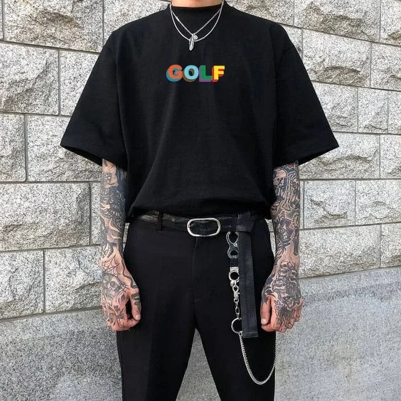 стиль тотал тотал блэк. чёрная одежда с цепями. образ тотал блэк. стильный лук тотал блэк. черный стиль название.