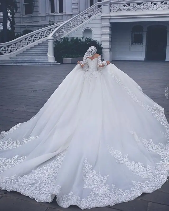 

2019 Bateau Neck Ball Gown Lace wedding Dresses Long Sleeves Luxury Princess Style Lace Up Formal Dress