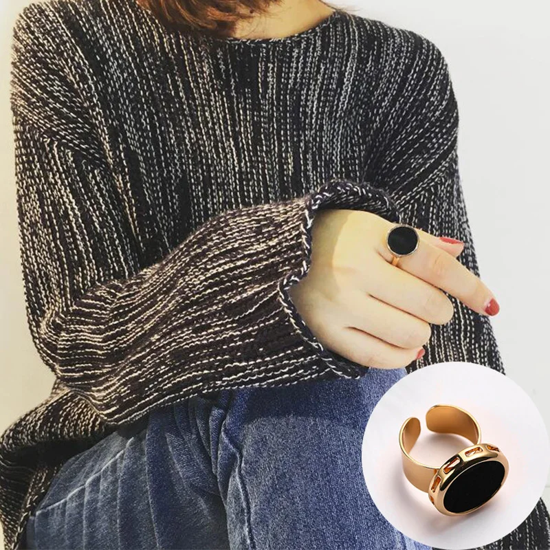 

Japanese and Korean Version of the Trendy Black Velvet Circular Decorative Ring Female Open Ring
