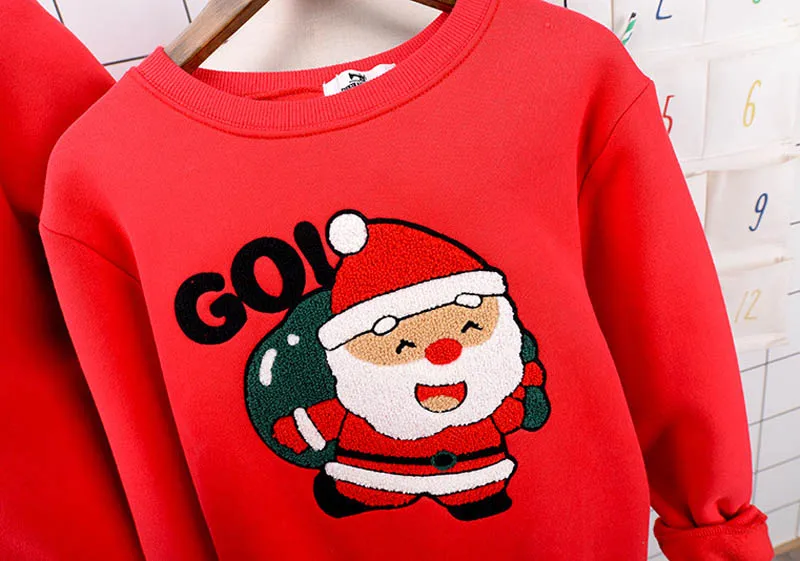 Одинаковые комплекты для семьи; детские комбинезоны; коллекция года; Рождественский зимний свитер с Санта-Клаусом; теплая флисовая рубашка для папы, мамы и детей