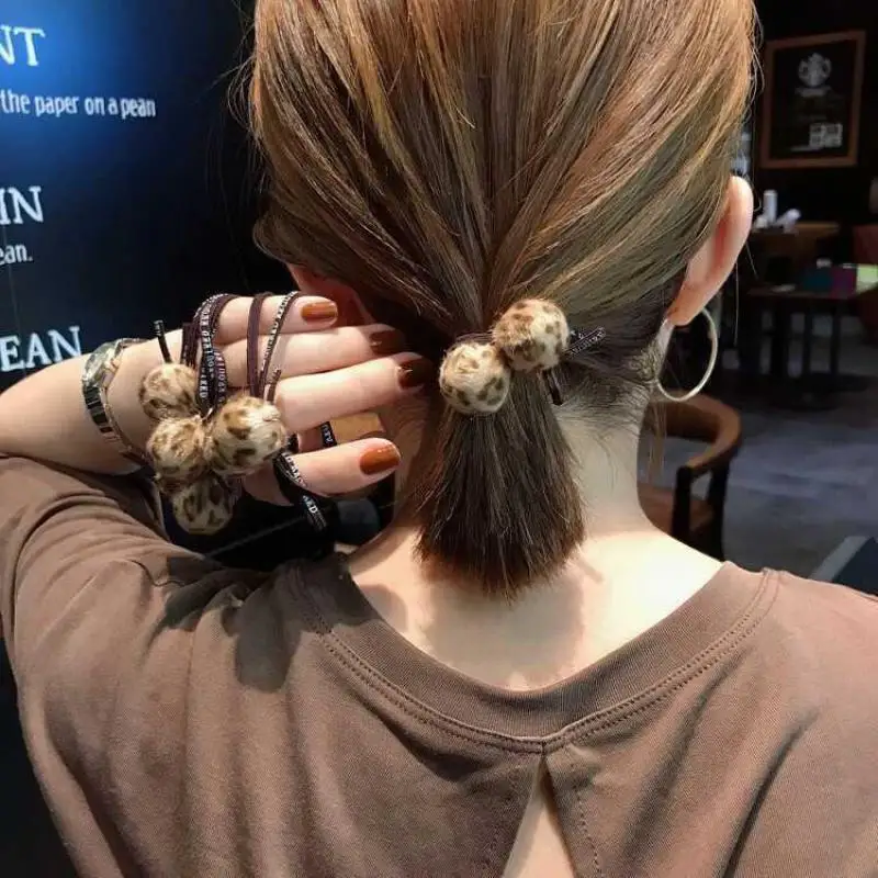 

Selling New Personality Leopard Hair Ball Rubber Band Hair Rope Wild Hair Circle Ball Head Wedding Head Luxury Jewelry Headpiece
