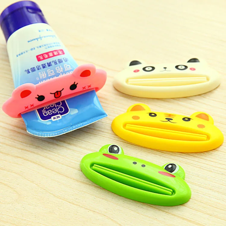

1Pc Random Color Toothpaste Tube Squeezers Easy Squeeze Paste Dispenser Roll Holder Cartoon Frog/AnimalCat/Frog/Panda/Pig Color