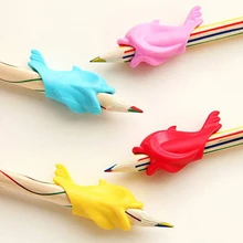 20 шт./лот дельфин рыба коррекция осанки при письме устройство для удержания ручки коррекции силиконовые канцелярские принадлежности ребенок студент случайный цвет