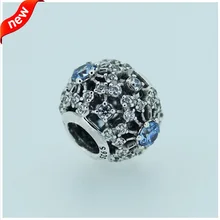Calado del copo de nieve de plata del encanto con elegante luz azul y CLEAR ZIRCONIA925 joyería de plata esterlina granos del encanto Diy caliente