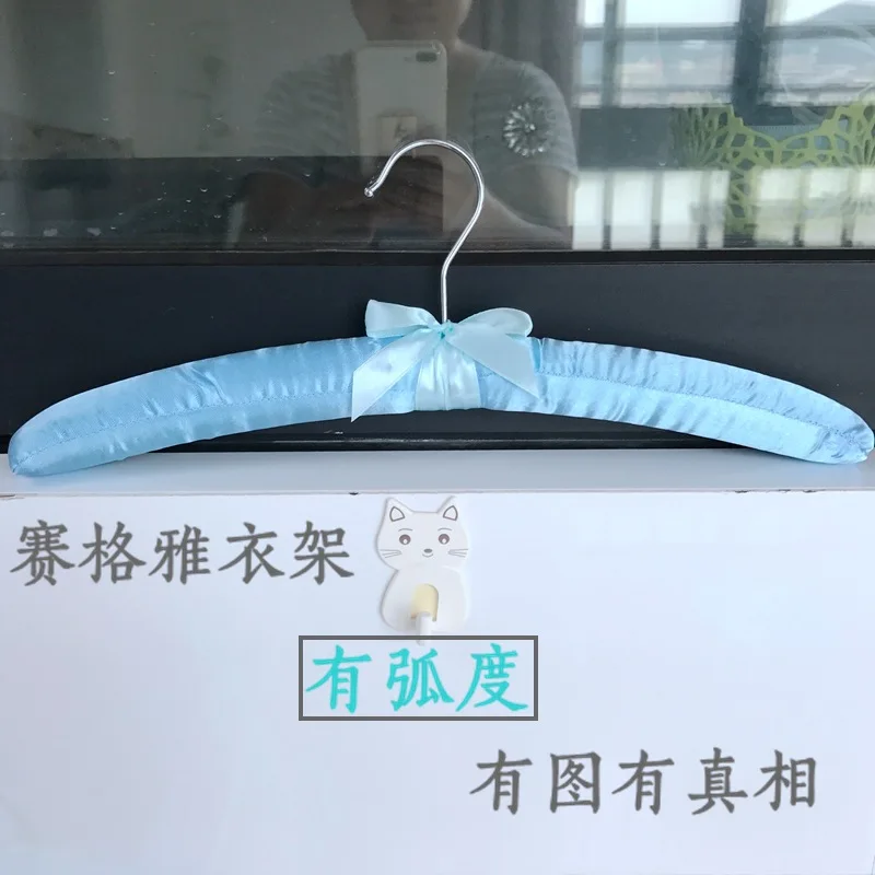 santin-padded-hangers (6)