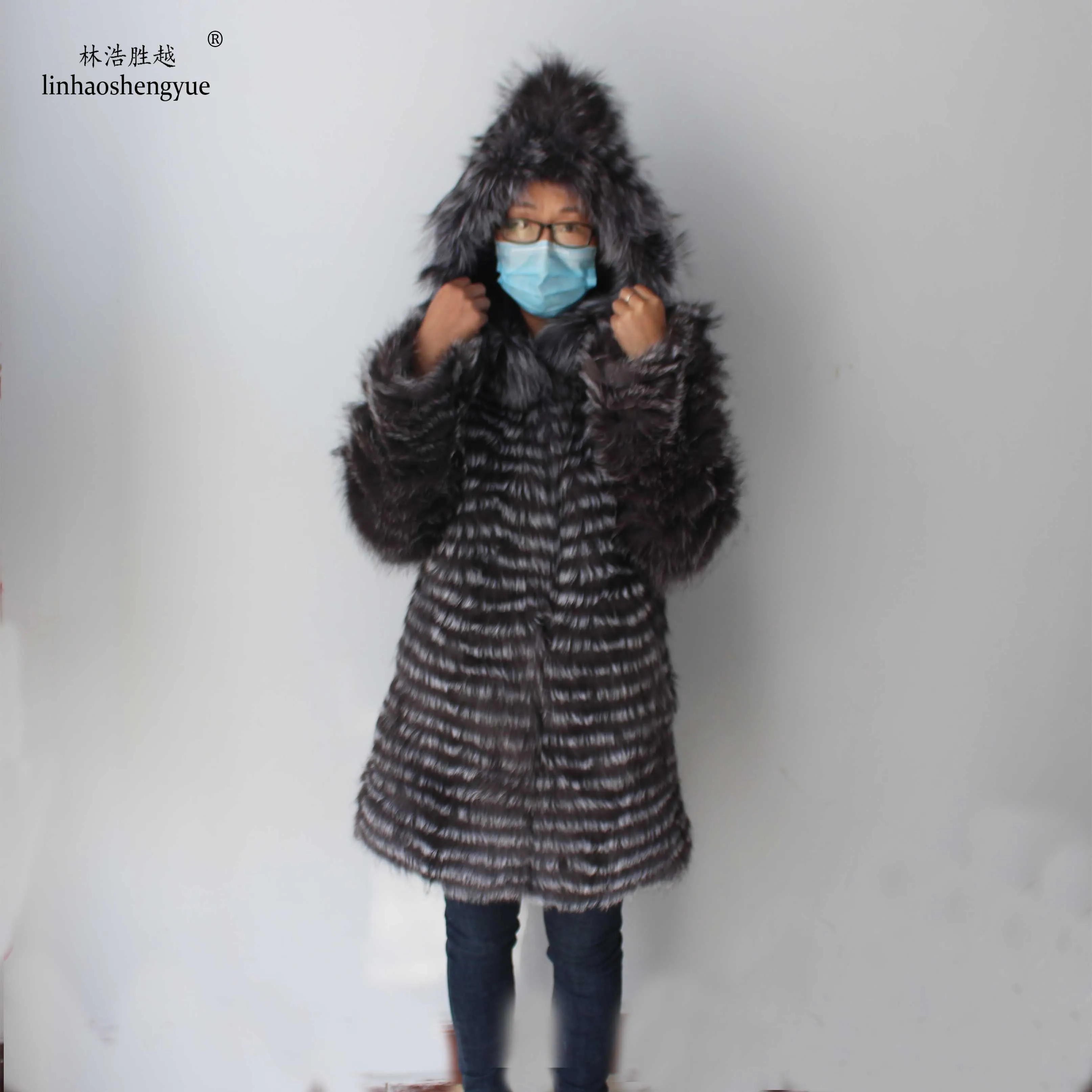 

Linhaoshengyue real Silver fox fur coat length 80CM with hood