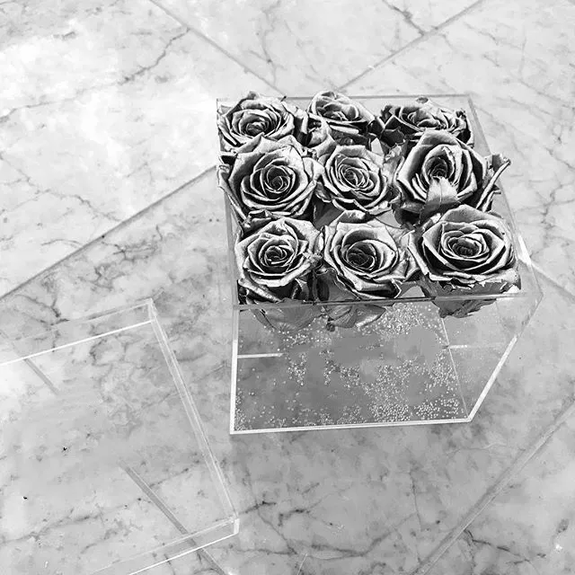 Customized-Clear-Acrylic-Luxury-Rose-Flower-Gift