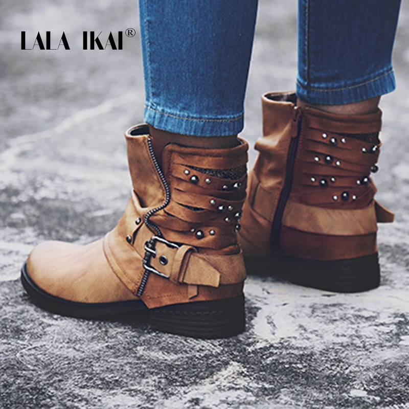 Acheter LALA IKAI Rivet En Cuir Dames Cheville Bottes D hiver Velours Bout Rond Peluche Courte Zip Boucle Western Bottes Moto 014A2158 49