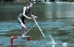 Катамаран с педалями. Водный скутер. Педальный привод для катамарана. Водный велосипед акваскипер. Передвижение по воде.