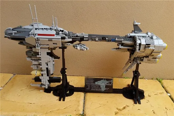 

1736Pcs The Nebulon-B Medical Frigate Set Star MOC War Series Children lepins Educational Building Blocks Bricks Toys Gifts