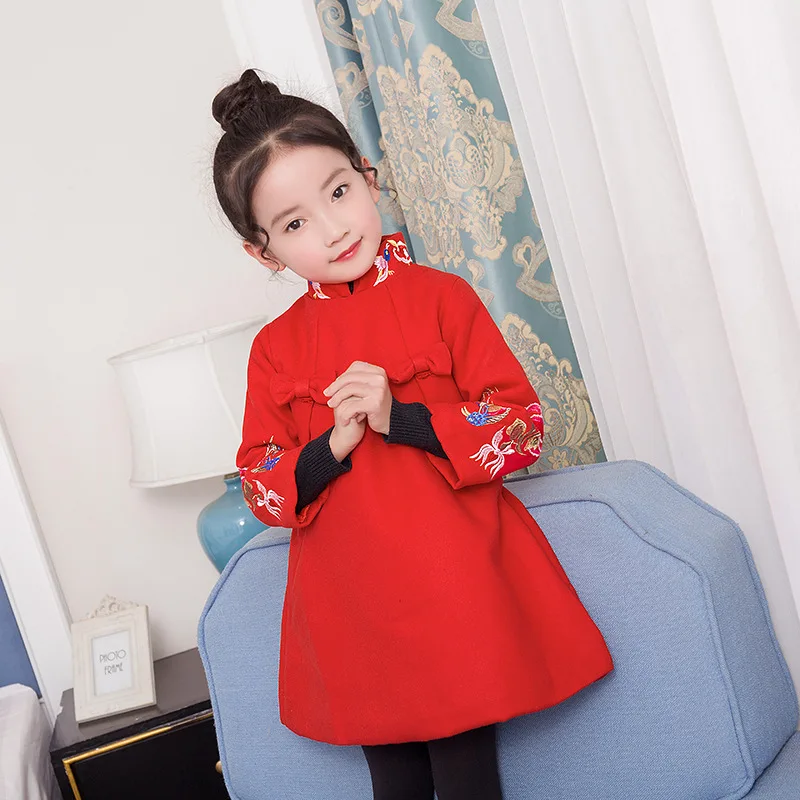 

Girls Embroidery Cheongsam Dress 2018 Winter New Year Children's Tang Suit New Year Party Clothing Warm Outerwear Kids Clothing