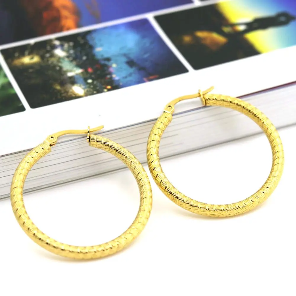 

Fashion Jewelry Size 30mm Gold Colour High Quality Fancy Round Circle Hoops Trendy Stainless Steel Hoop Earrings for Women