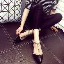 Sandalia Feminina zapatos mujer пред весной женщины сандалии заклепки металлические украшения балетки лодыжки Т-привязанные ремешок oxfords обувь