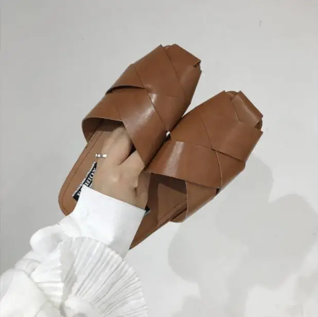

2018 Spring and Summer New Korean Edition Simple Knitting Woven Empty Head Bagging Lazy Man Half Slipper Women