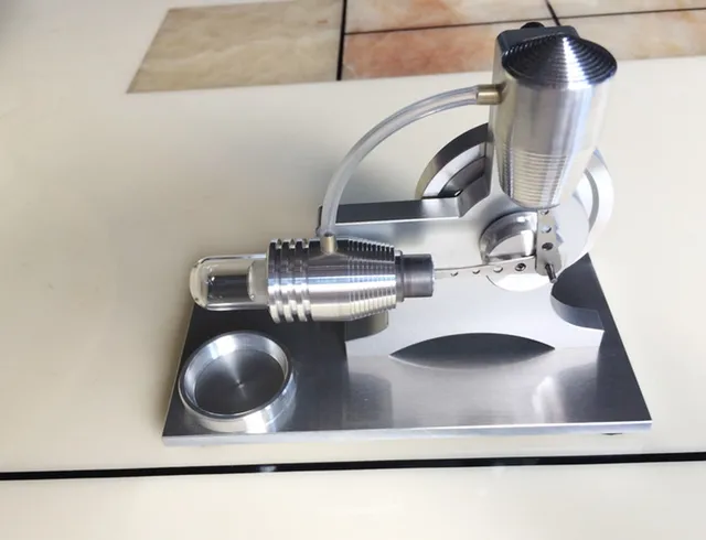 Nieuwe stirlingmotor model fysieke motor power generator externe