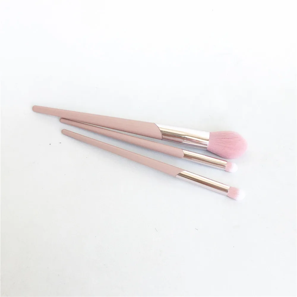 FB180 FB237 FB238 Tapered Blush Blender Brush _ 1