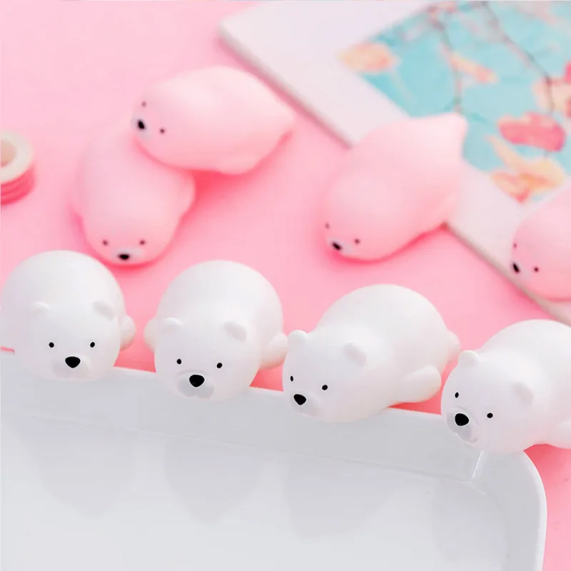 

1Pcs Cute Animal Pinky Seals Baby Bath Toy For Children Squeeze Sound Dabbling Toys Kids Clown Fish Bathroom Pinch Spray Toy